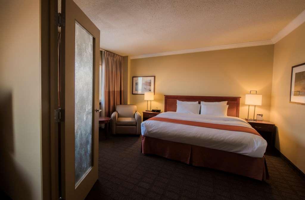 The Explorer Hotel Yellowknife Pokoj fotografie